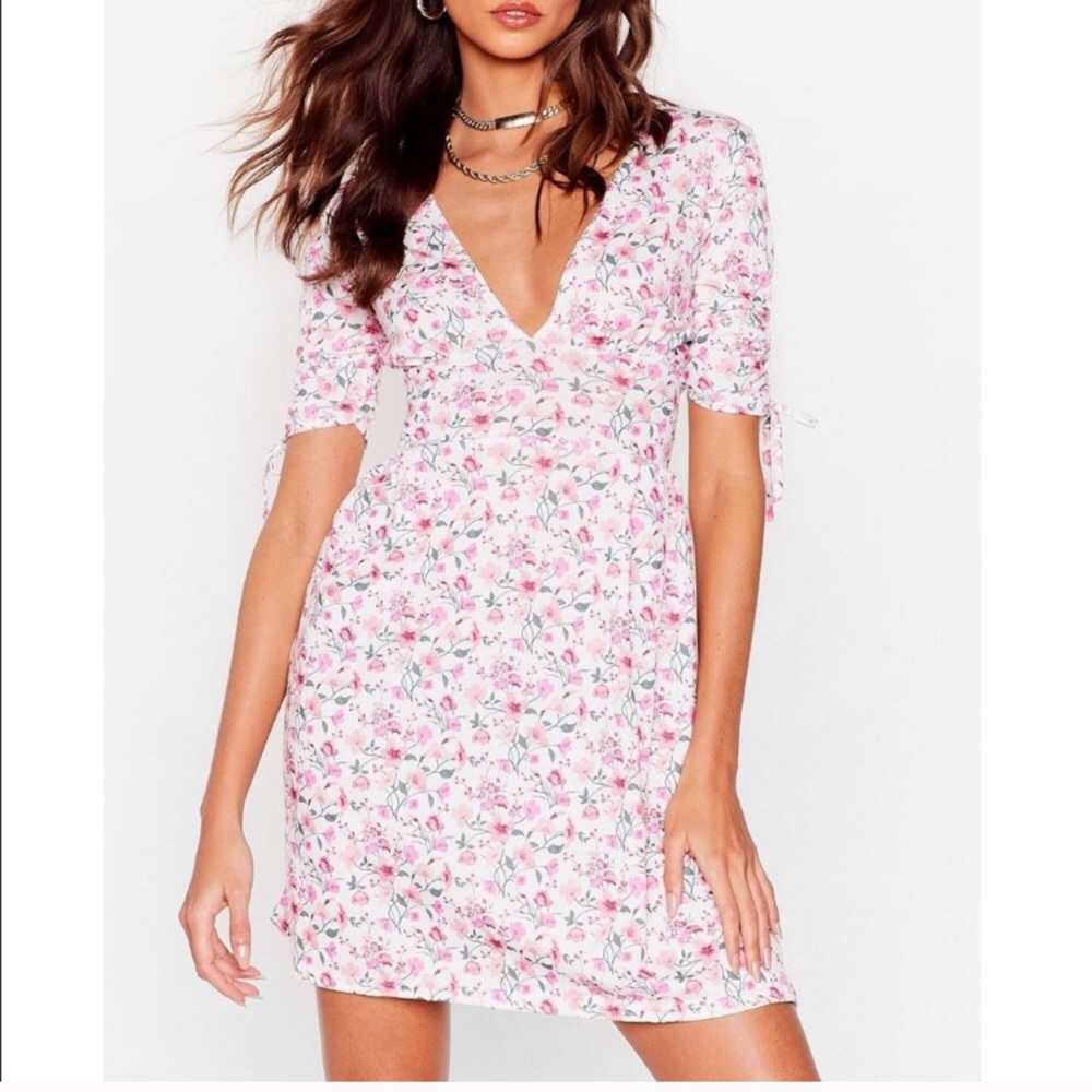 Nastygal Floral Relaxed Mini Dress Size 0 NEW
